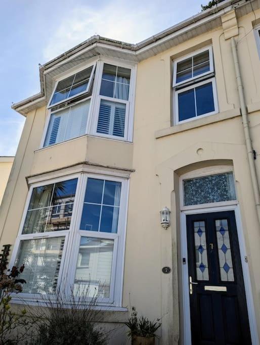 Spacious First Floor Family Flat, Sea View Torquay Exterior photo